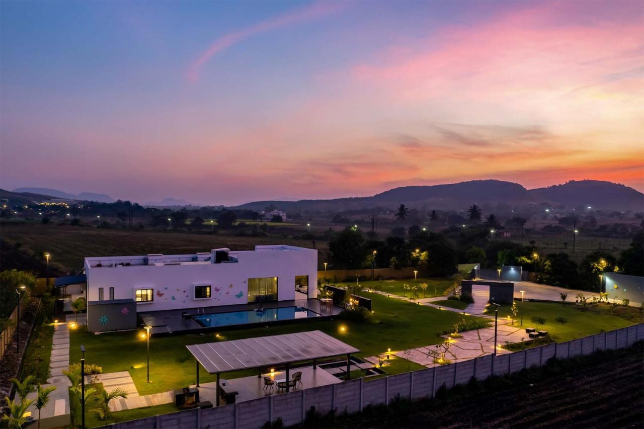 Stayvista'S Le Bon Horizon - Hillside Elegance With Chic Interiors, Poolside Serenity & Picturesque Gazebo - Proximity To Sula Насик Экстерьер фото