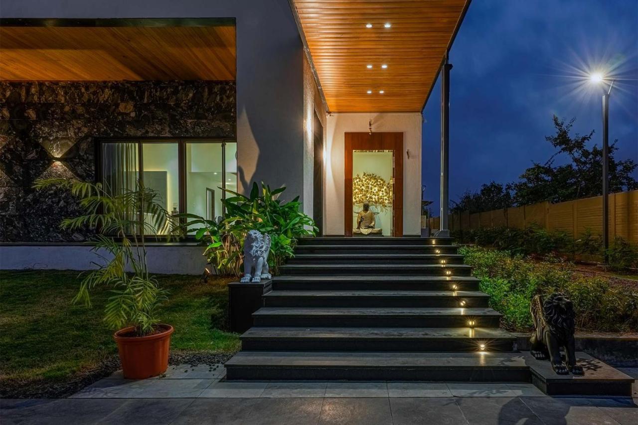 Stayvista'S Le Bon Horizon - Hillside Elegance With Chic Interiors, Poolside Serenity & Picturesque Gazebo - Proximity To Sula Насик Экстерьер фото